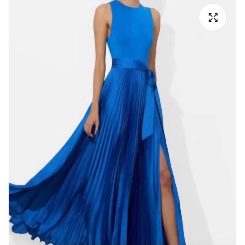 NWT Alice + Olivia Vibrant True Blue Chara Pleated Sleeveless
Maxi Dress, Size 8